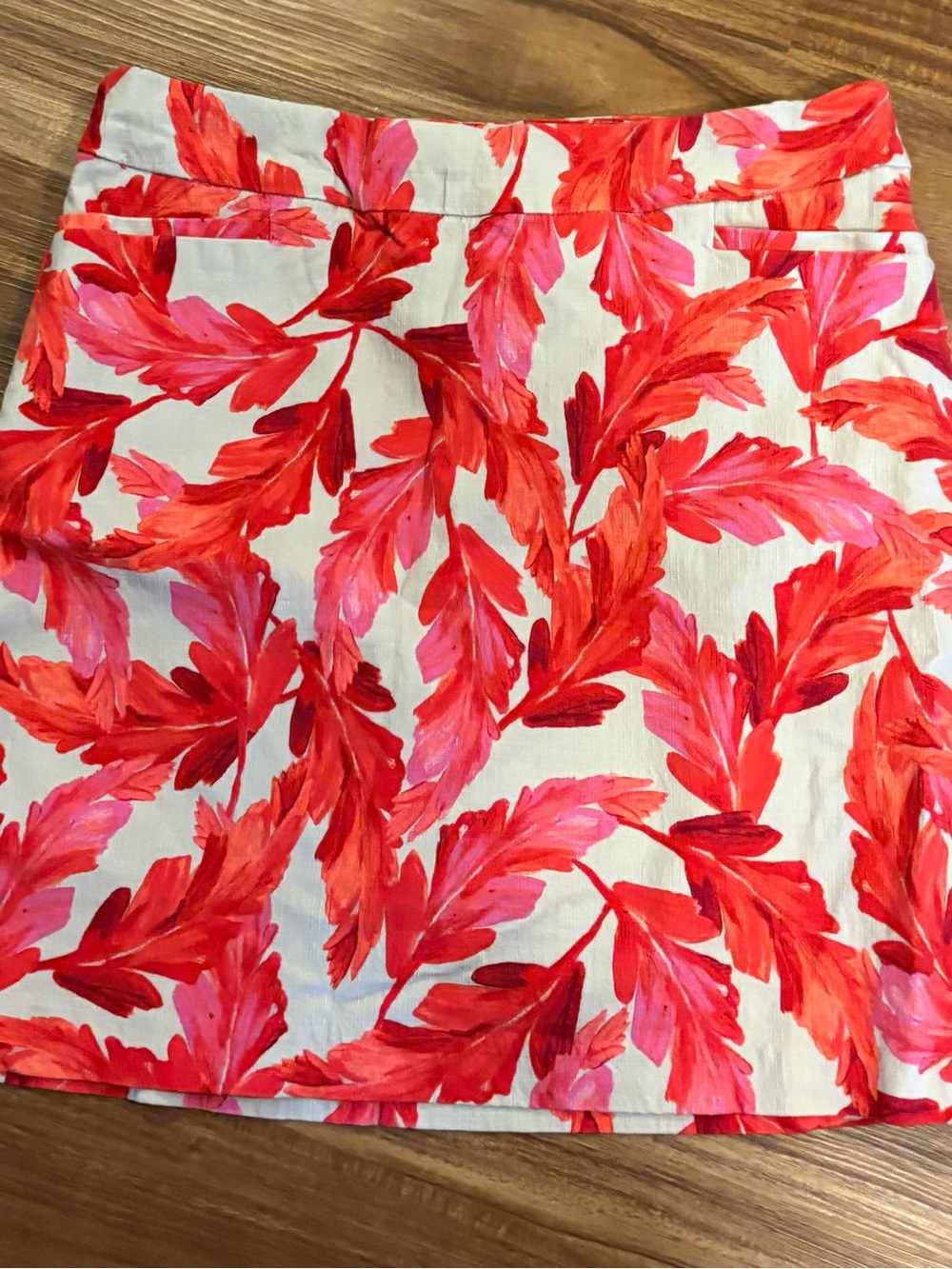 Chico's White Skort with Red and Pink Leaf Print